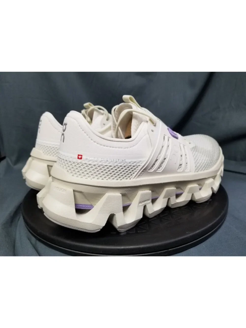 On Running Cloudswift Amp Ivory/Ghost 3WG10393588 Women's Size 7 NEW NO BOX!